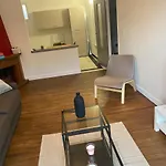アパート Fabuleux T3 Climatise De 85 M2, Situe Au Calme Avec Grand Parking Gratuit Prive ,fibre Wifi *