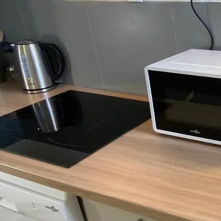 Appartamento Fabuleux T3 De 85 M2, Situé Au Calme Avec Grand Parking Gratuit Privé ,fibre Wifi