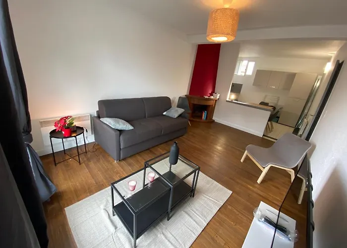 Apartment Fabuleux T3 Climatise De 85 M2, Situe Au Calme Avec Grand Parking Gratuit Prive ,fibre Wifi
