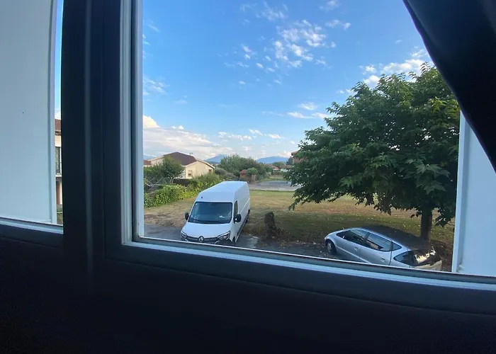 Fabuleux T3 Climatise De 85 M2, Situe Au Calme Avec Grand Parking Gratuit Prive ,fibre Wifi